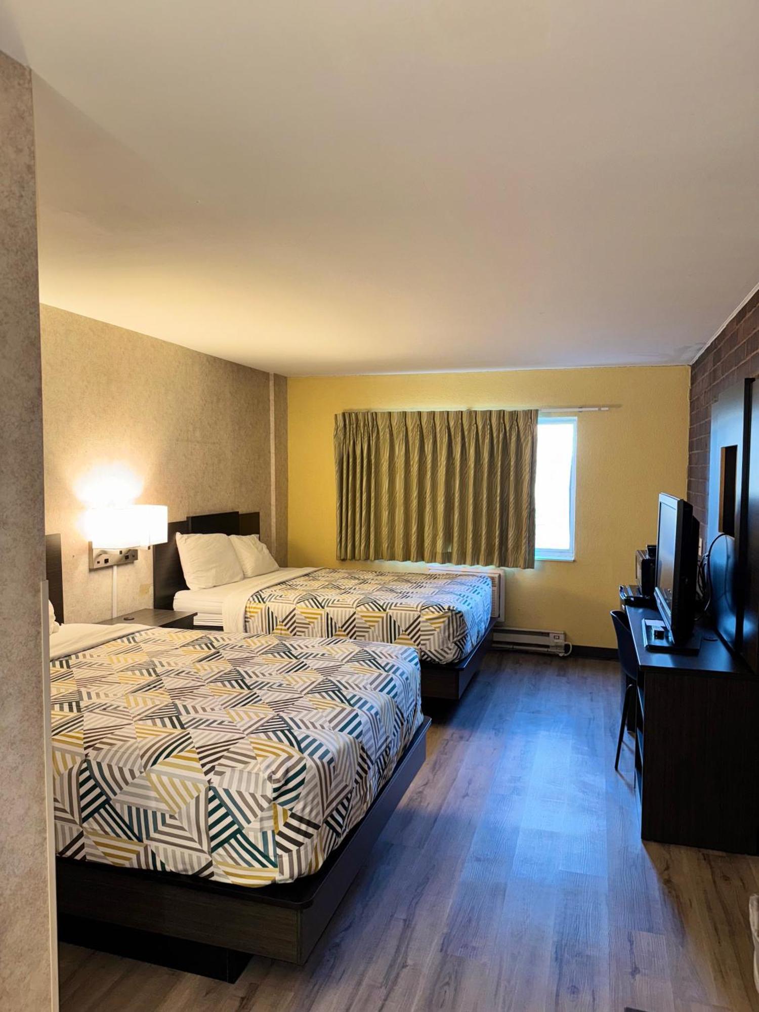Hotel 6-eau Claire, Wi