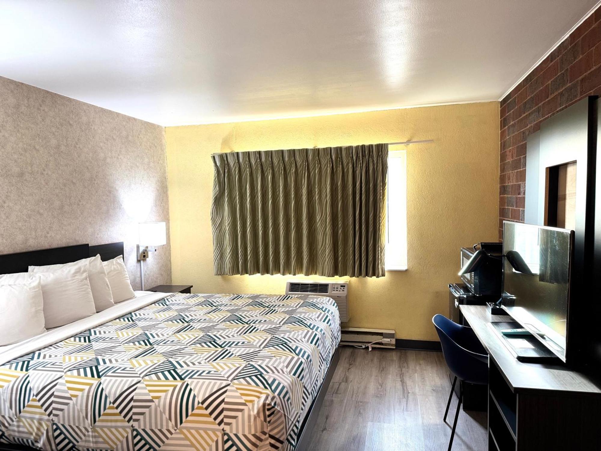Hotel 6-eau Claire, Wi 2*