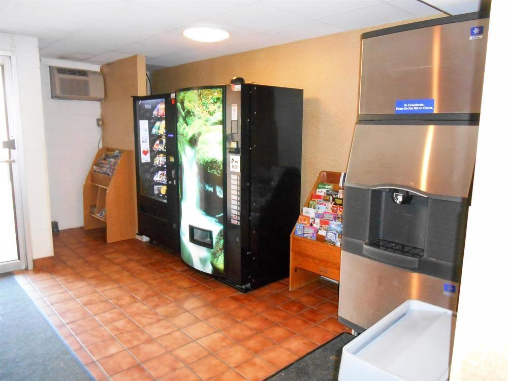 6-eau Claire, Wi Hotel 2*