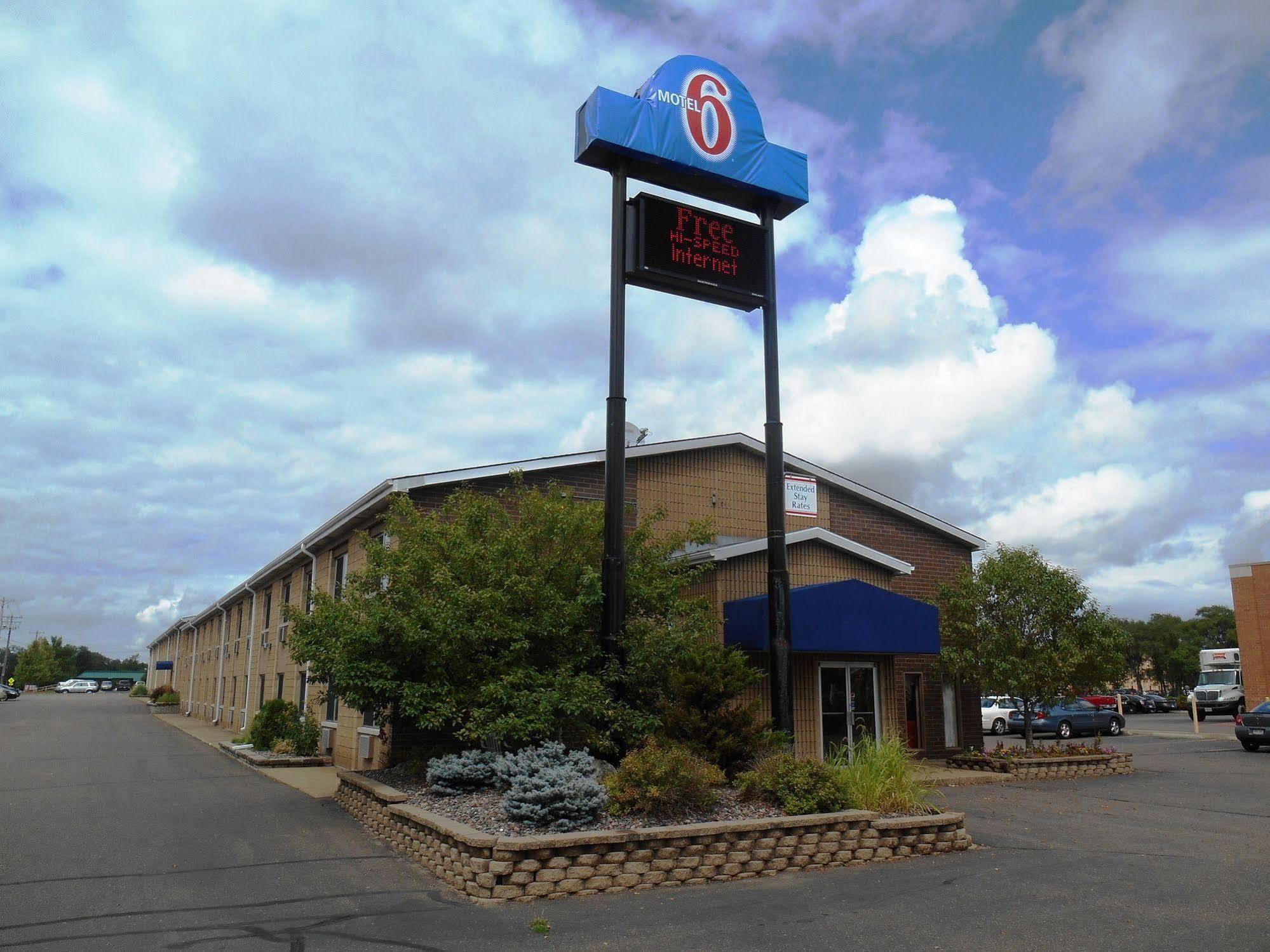 6-eau Claire, Wi Hotel 2*
